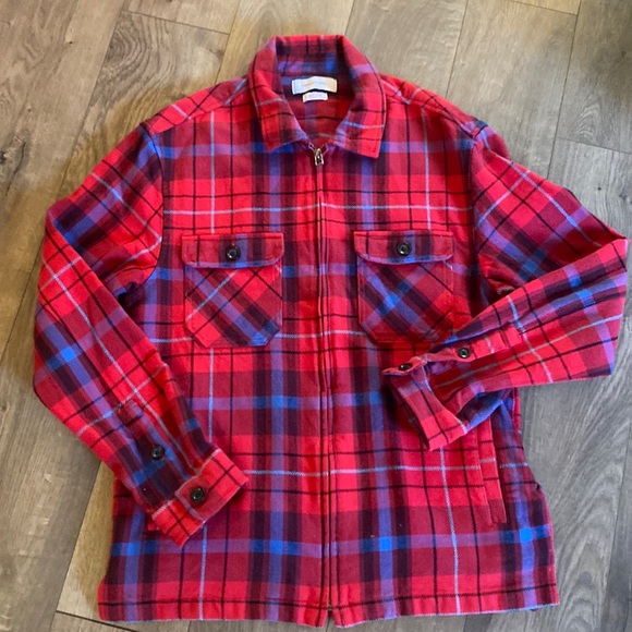 Urban Outfitters Jackets & Blazers - Urban Outfitters women’s plaid zip up Jacket Oversized Size Small